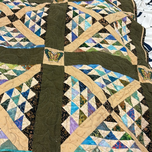 Hand made butterfly quilt including butterflies heirloom quality reversible - Picture 16 of 16